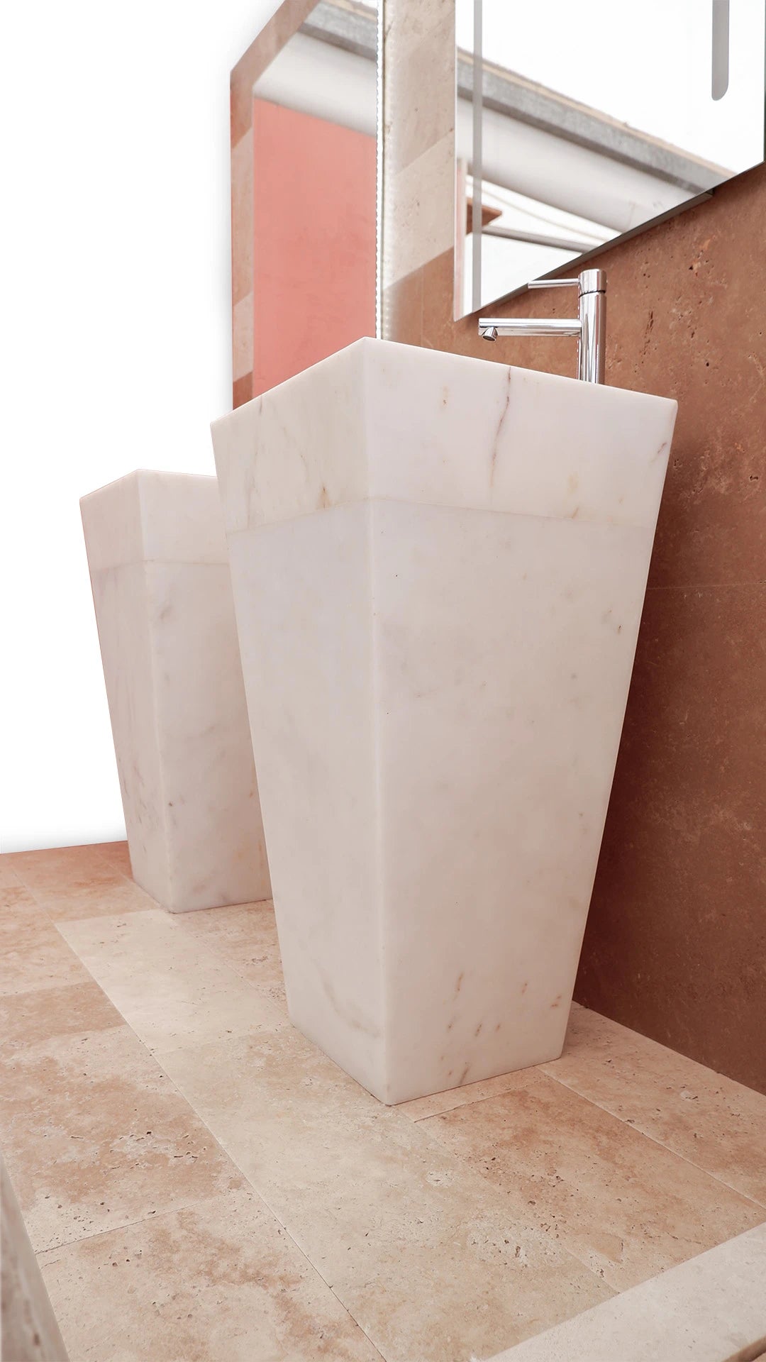 lavabo a colonna per bagno in pietra naturale marmo bianco venduto da Stone Art