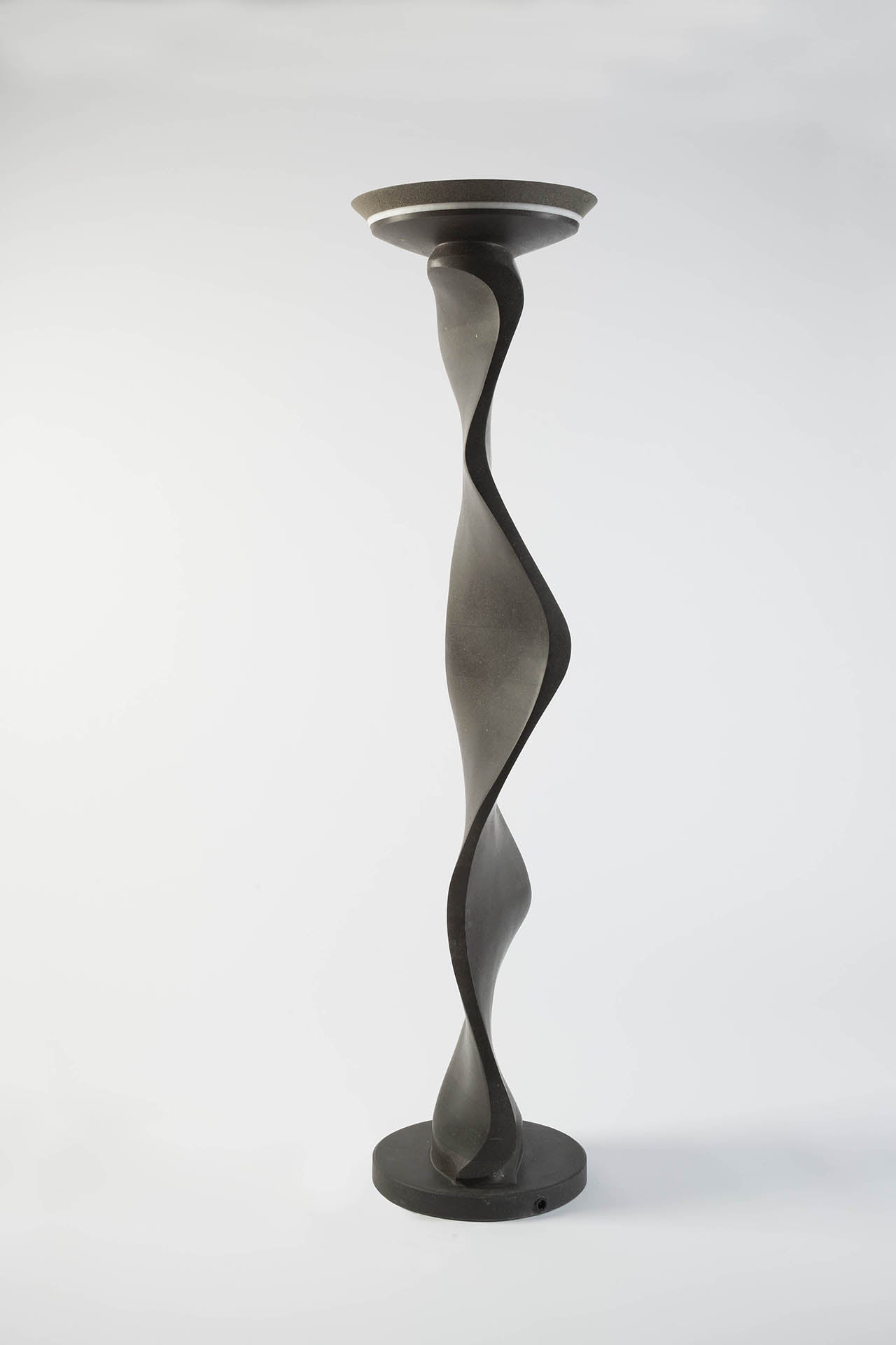 Scultura Lampada alta in pietra naturale Basalto