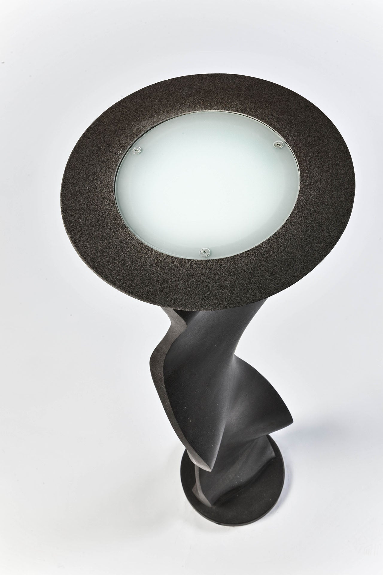 Scultura Lampada alta in pietra naturale Basalto