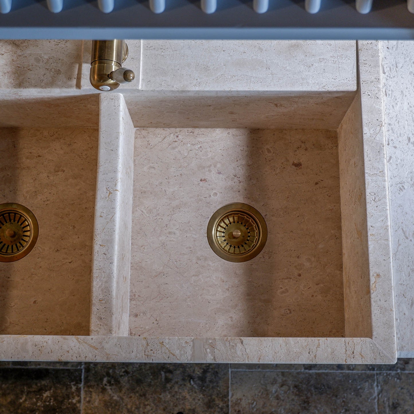 Lavello Cucina doppia vasca in Pietra Marmo Bianco di Orosei 90x65x23 cm | Stone Art