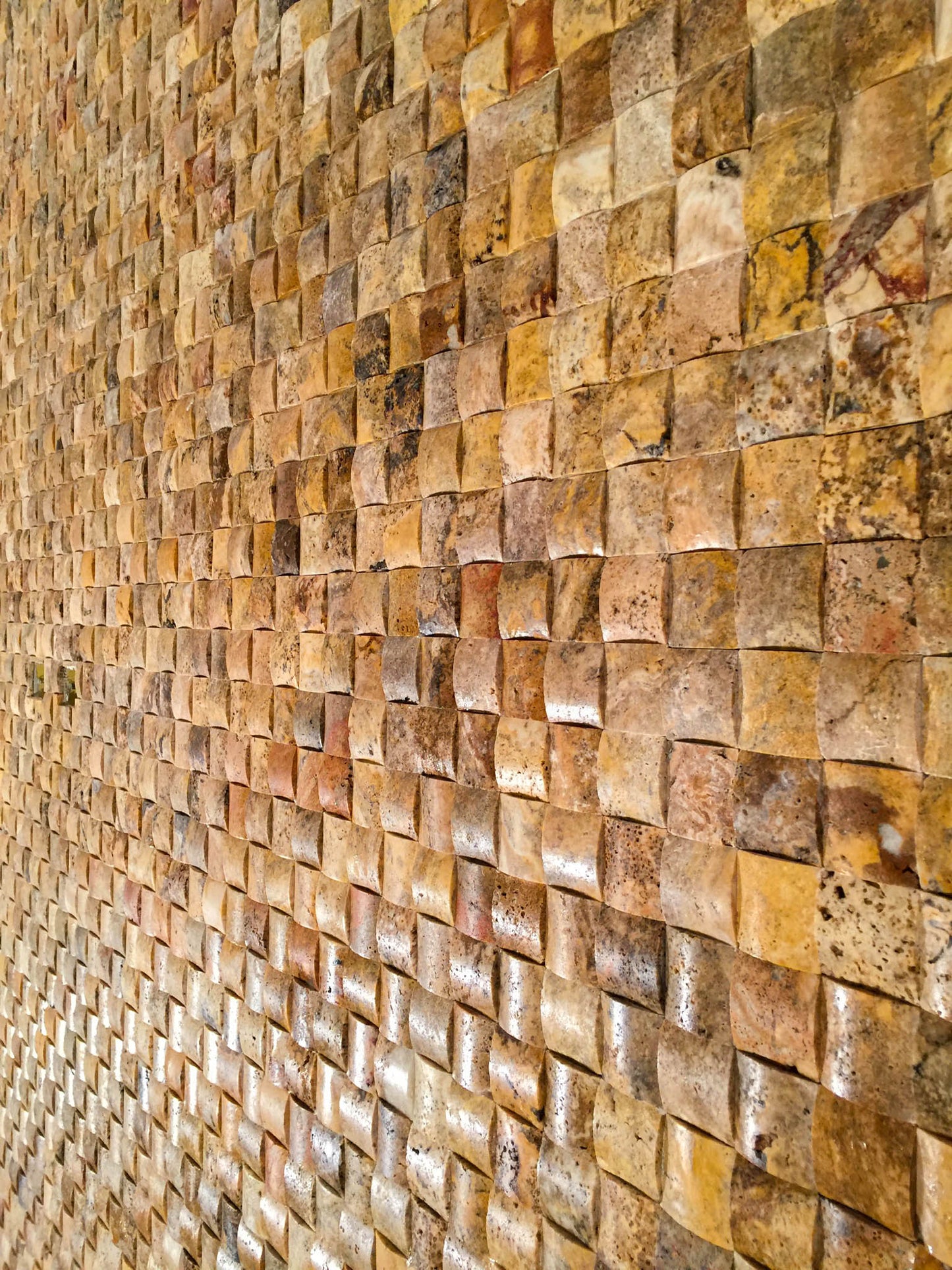 Piastrelle Mosaico Ondulato su rete Pietra Travertino Autunno 5x5 cm (1 foglio)